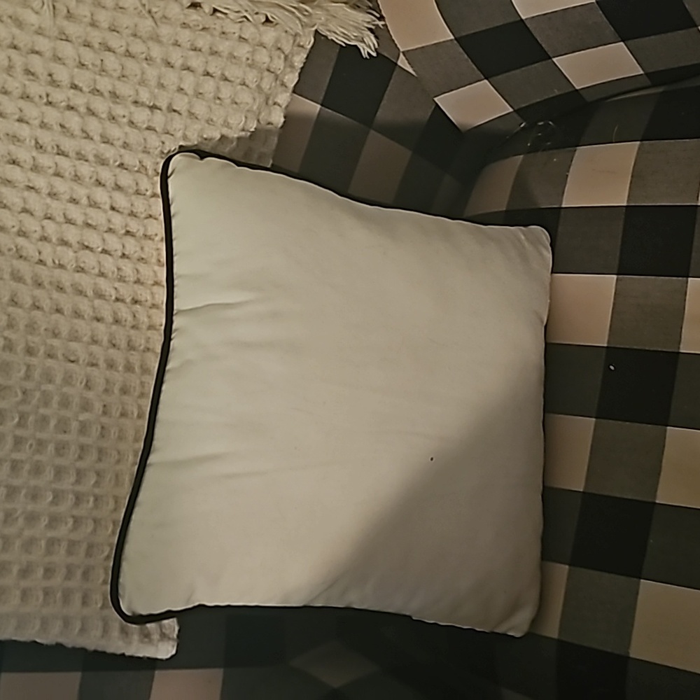Pillows - Picture 6 of 6